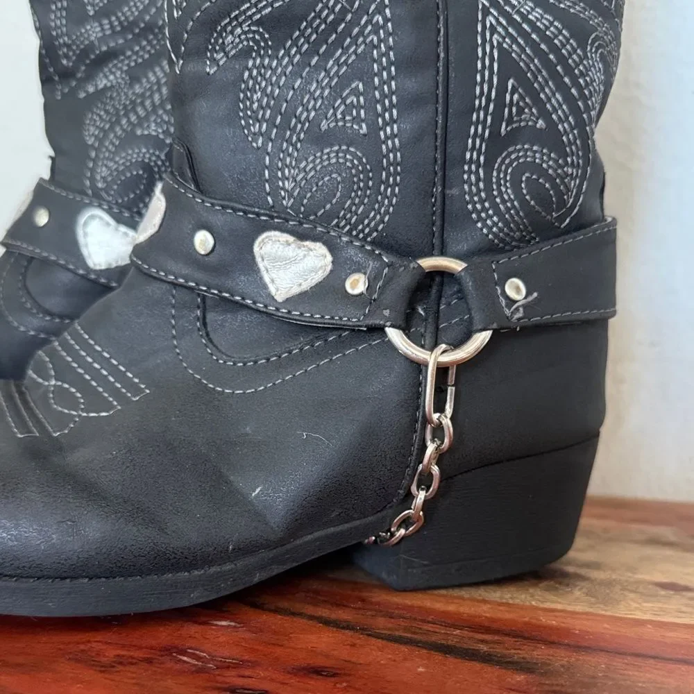 Roper Girls Black Country Western Harness Cowboy Boots with Heart Accents Kids 2